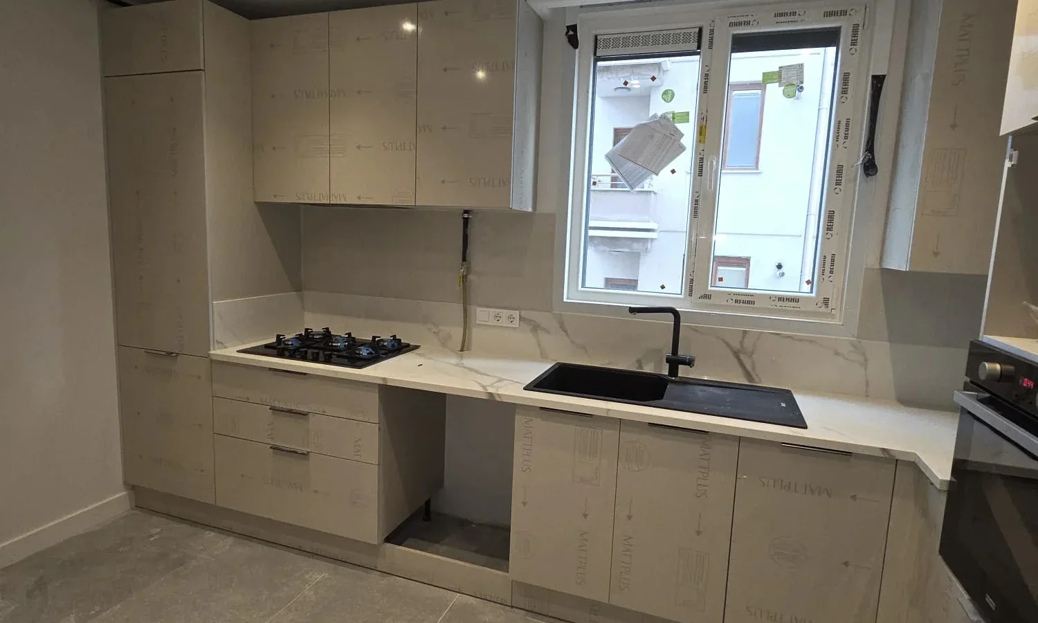 Laci̇vert Cadde Caddebostan Sifir Balkonlu 3+1 105m² Dai̇re
