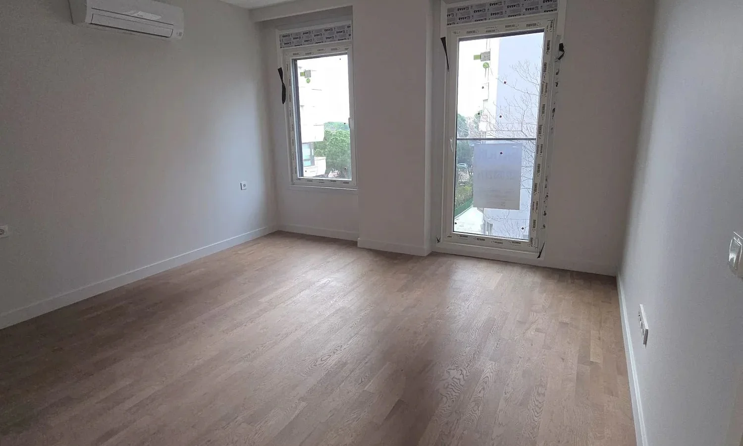 Laci̇vert Cadde Caddebostan Sifir Balkonlu 3+1 105m² Dai̇re