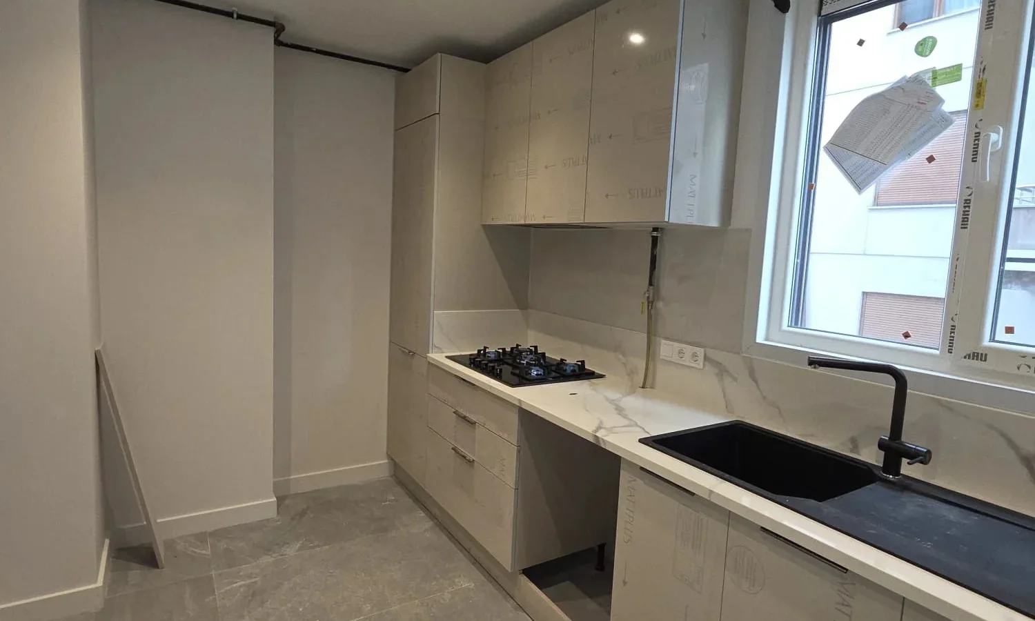 Laci̇vert Cadde Caddebostan Sifir Balkonlu 3+1 105m² Dai̇re