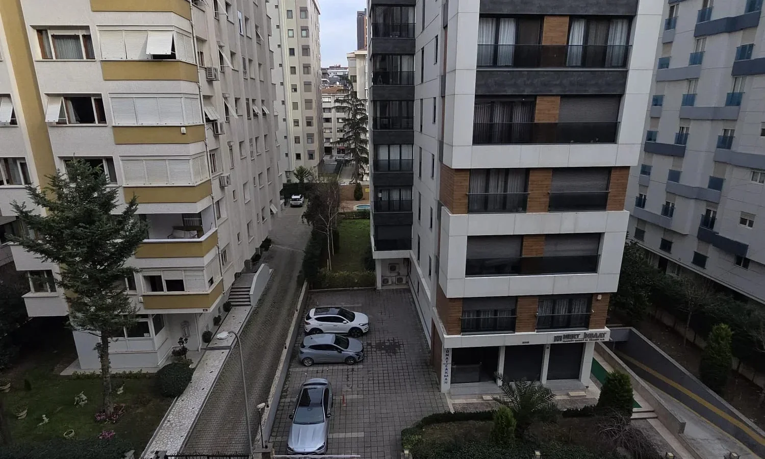Laci̇vert Cadde Caddebostan Sifir Balkonlu 3+1 105m² Dai̇re