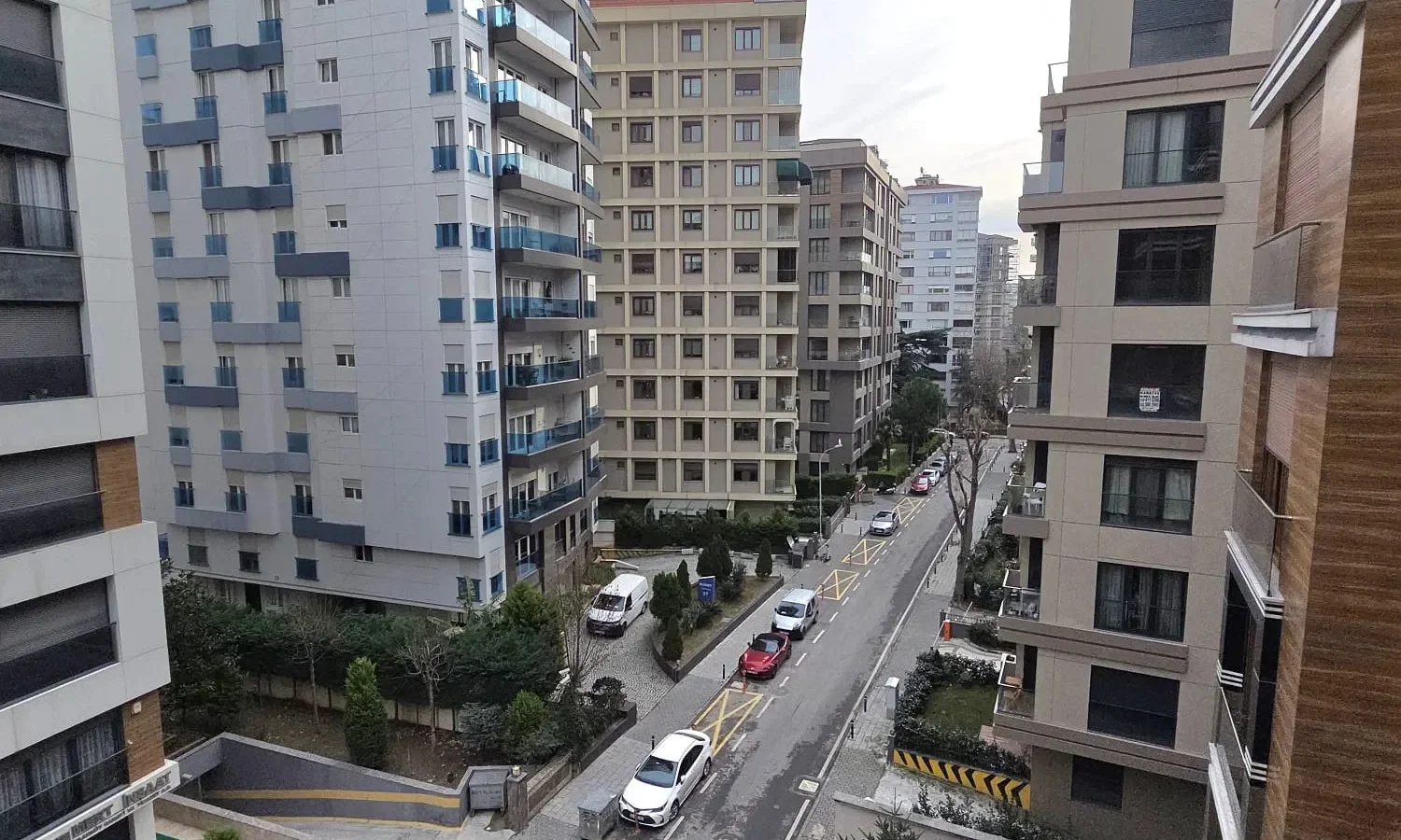 Laci̇vert Cadde Caddebostan Sifir Balkonlu 3+1 105m² Dai̇re