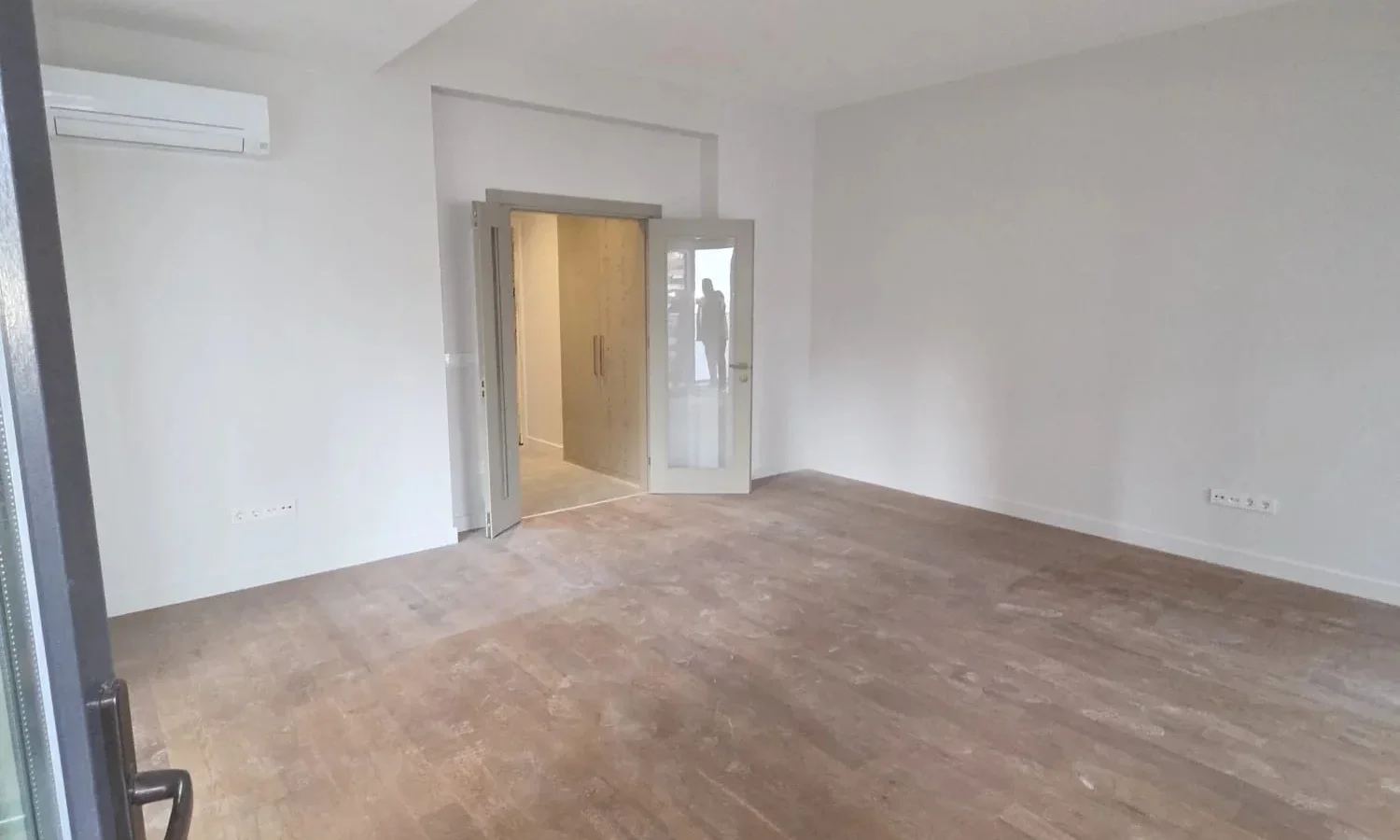 Laci̇vert Cadde Caddebostan Sifir Balkonlu 3+1 105m² Dai̇re