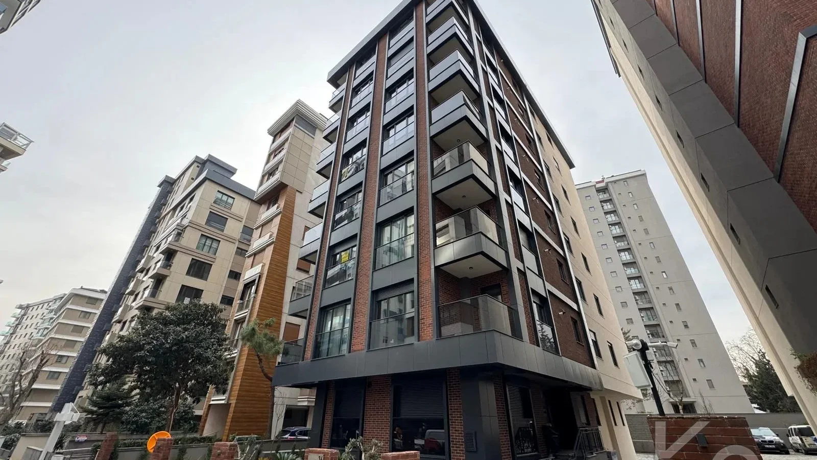 Laci̇vert Cadde Caddebostan Sifir Balkonlu 3+1 105m² Dai̇re