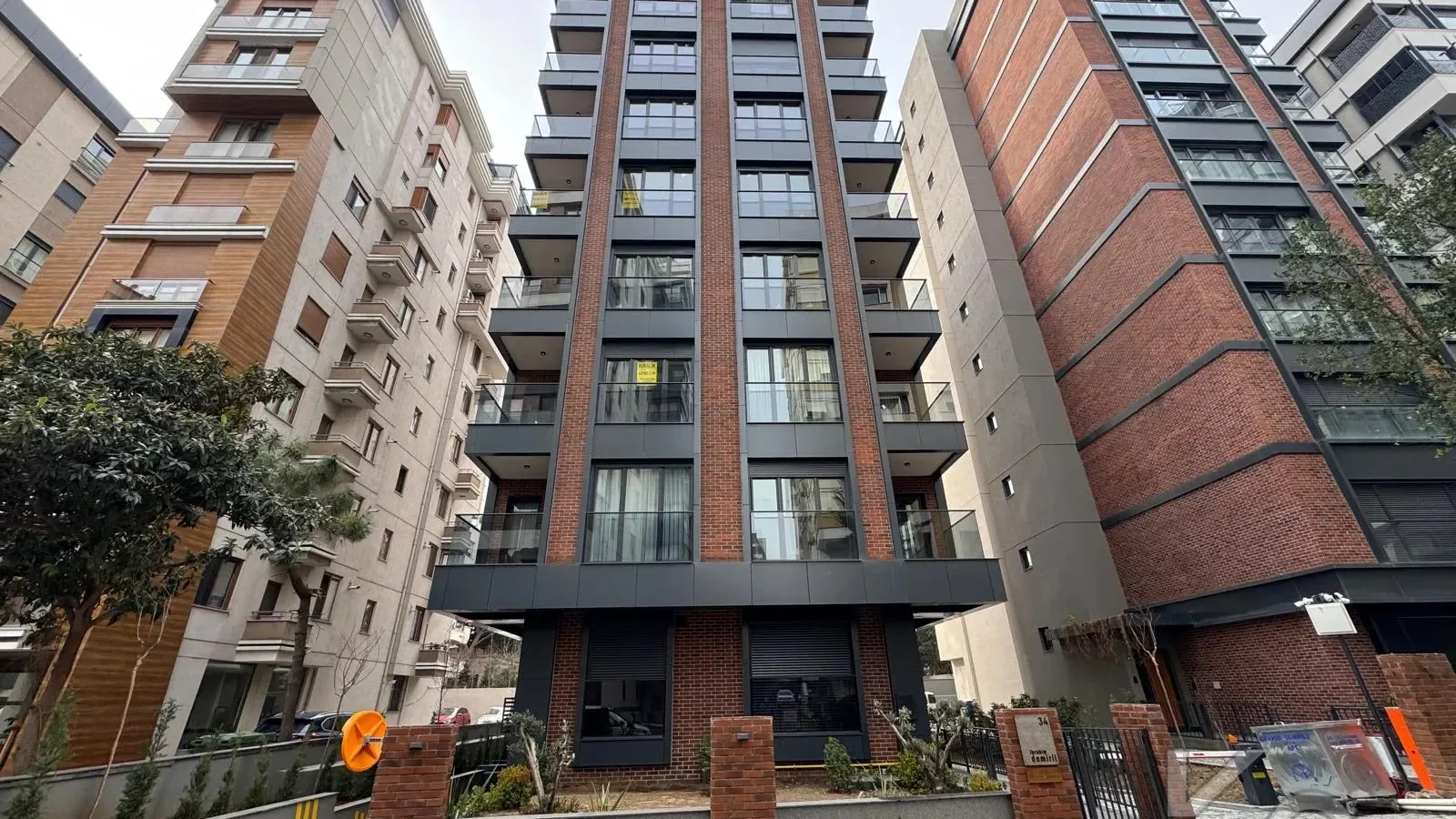 Laci̇vert Cadde Caddebostan Sifir Balkonlu 3+1 105m² Dai̇re