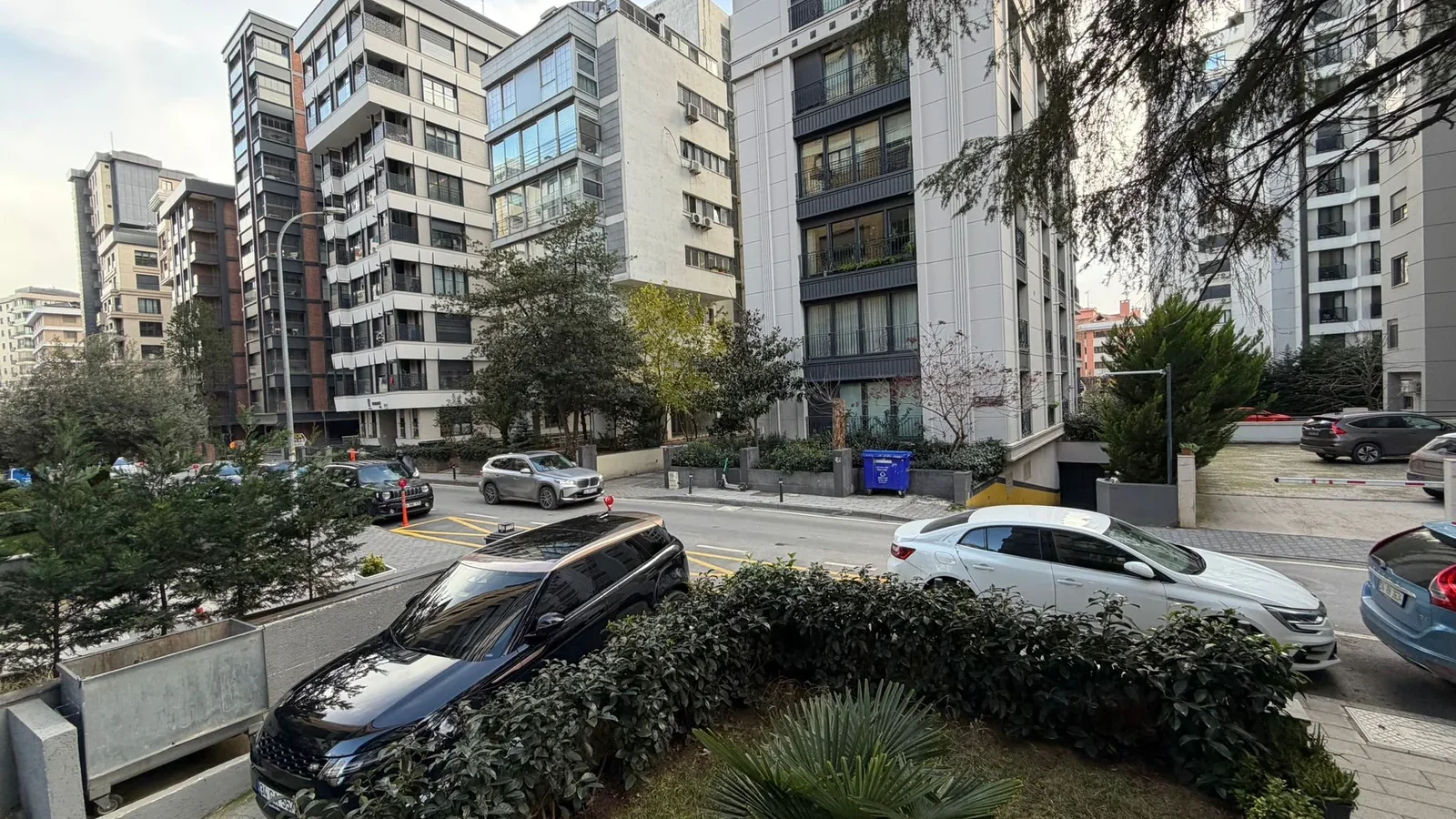 Caddebostan Sahil Ve Bağdat Caddesi Arasında 2+1 Satılık Daire