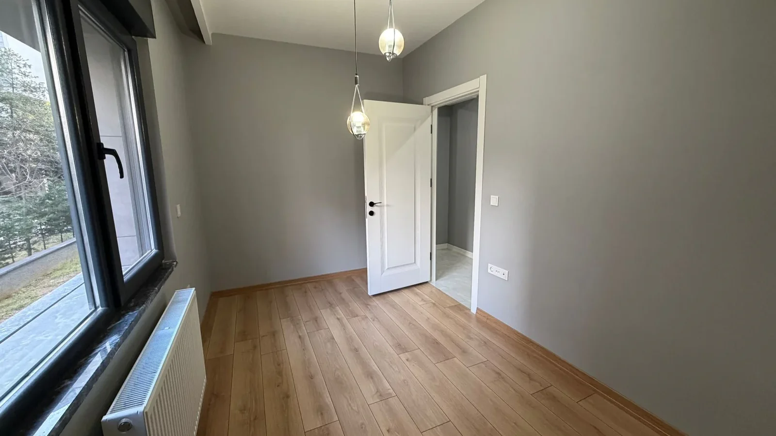Caddebostan Sahil Ve Bağdat Caddesi Arasında 2+1 Satılık Daire