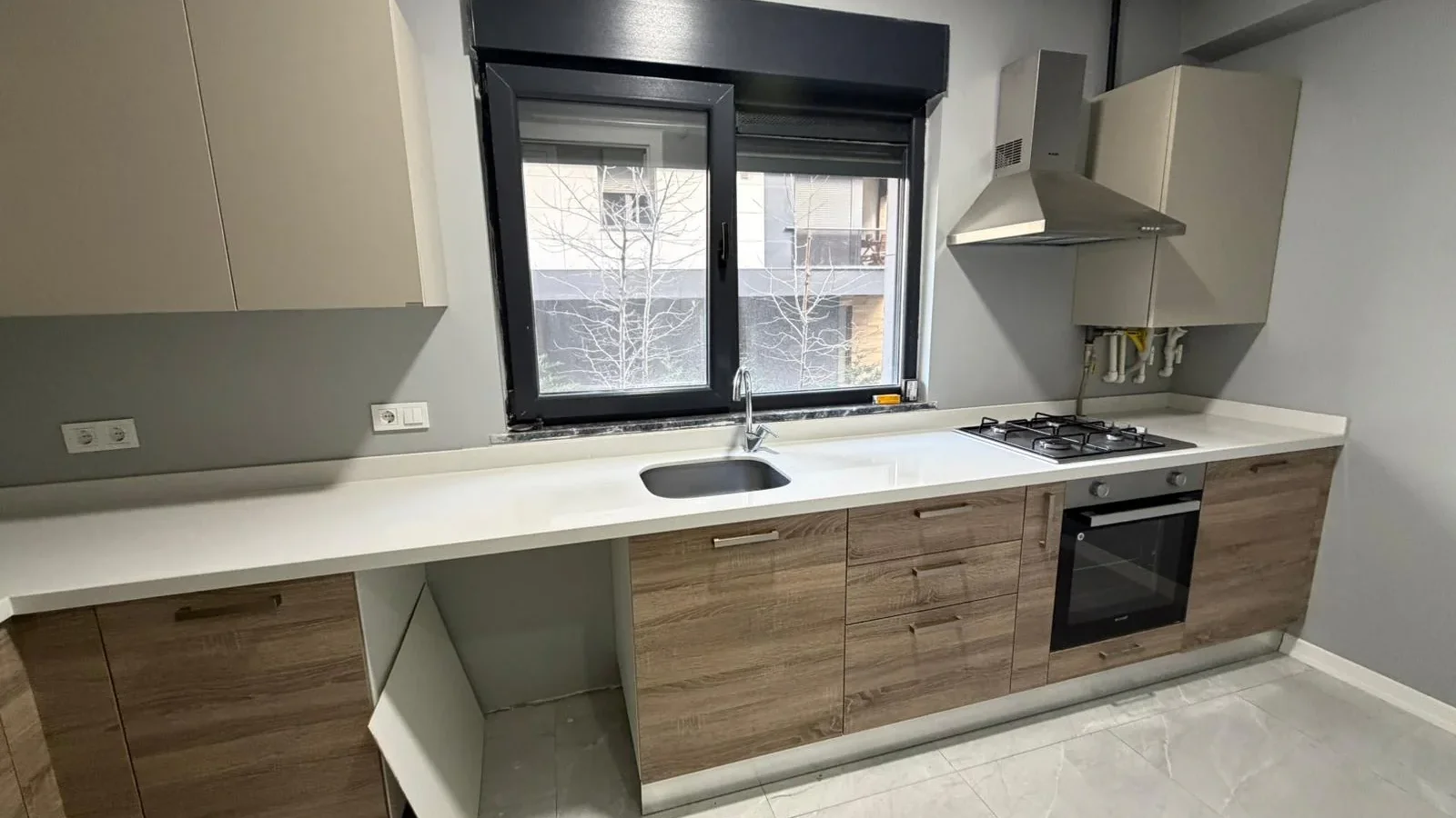 Caddebostan Sahil Ve Bağdat Caddesi Arasında 2+1 Satılık Daire