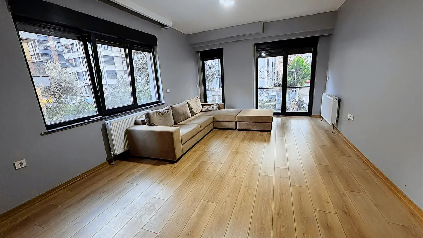 Caddebostan Sahil Ve Bağdat Caddesi Arasında 2+1 Satılık Daire