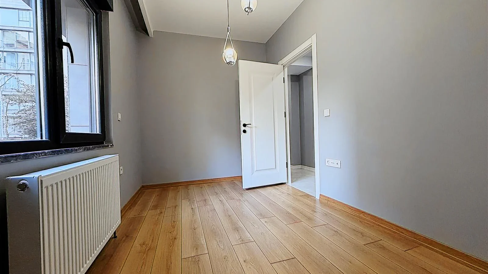 Caddebostan Sahil Ve Bağdat Caddesi Arasında 2+1 Satılık Daire