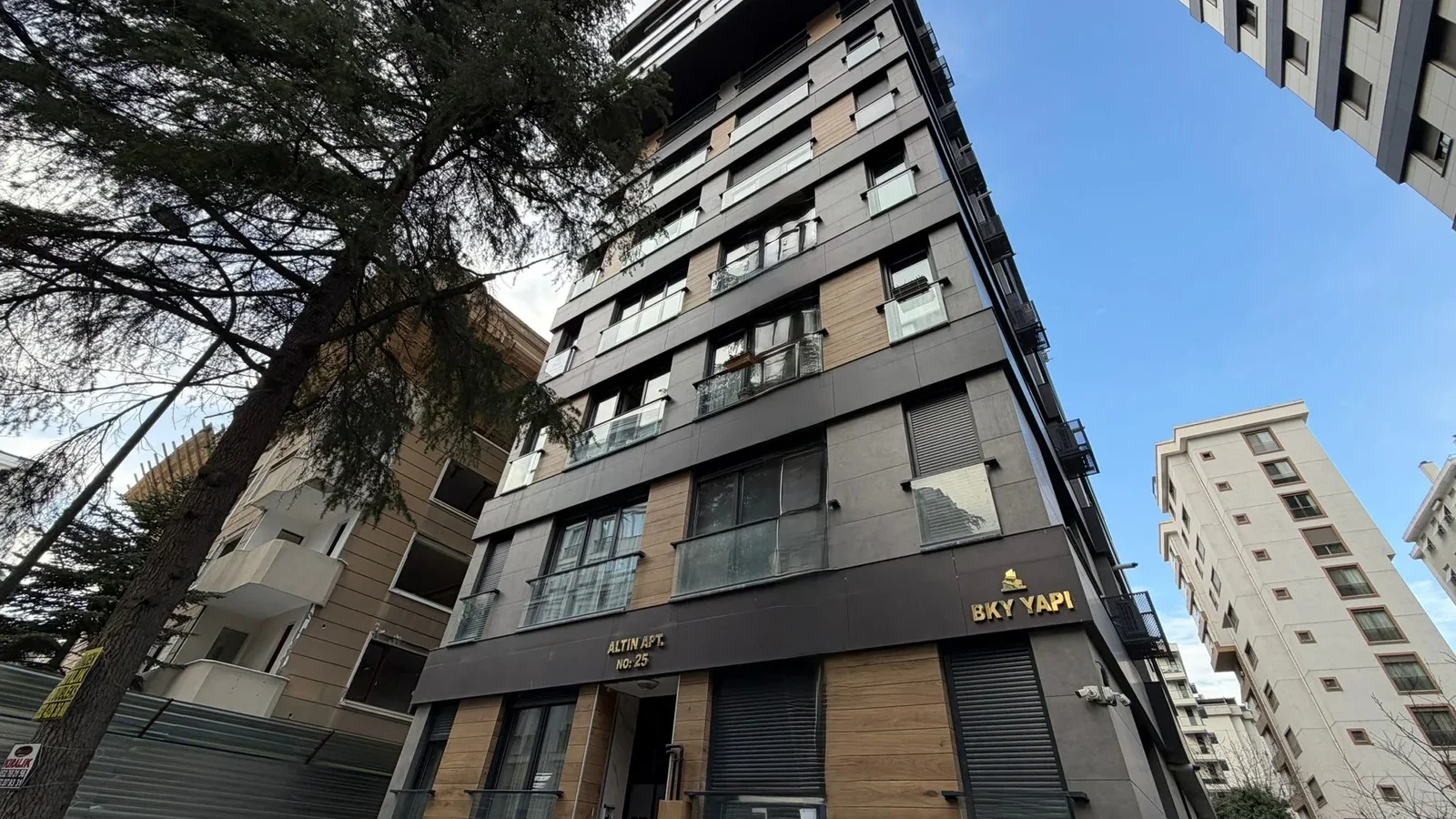 Caddebostan Sahil Ve Bağdat Caddesi Arasında 2+1 Satılık Daire