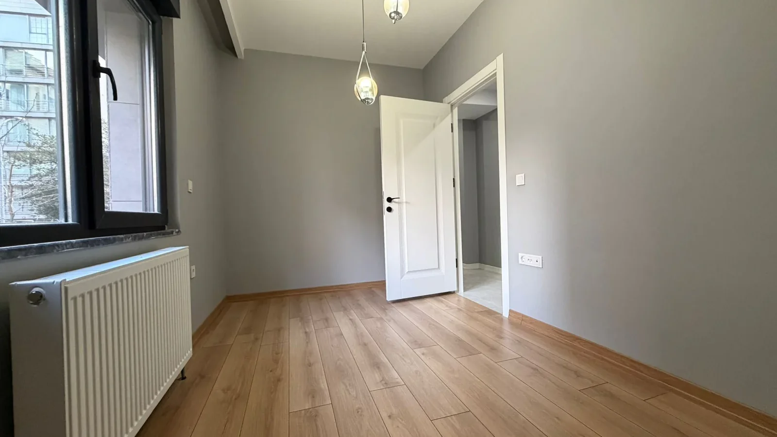 Caddebostan Sahil Ve Bağdat Caddesi Arasında 2+1 Satılık Daire