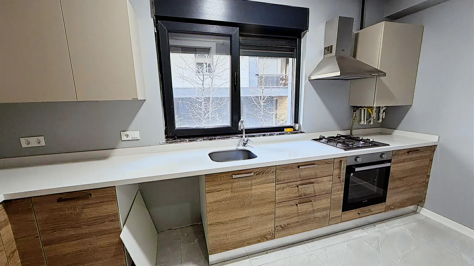 Caddebostan Sahil Ve Bağdat Caddesi Arasında 2+1 Satılık Daire