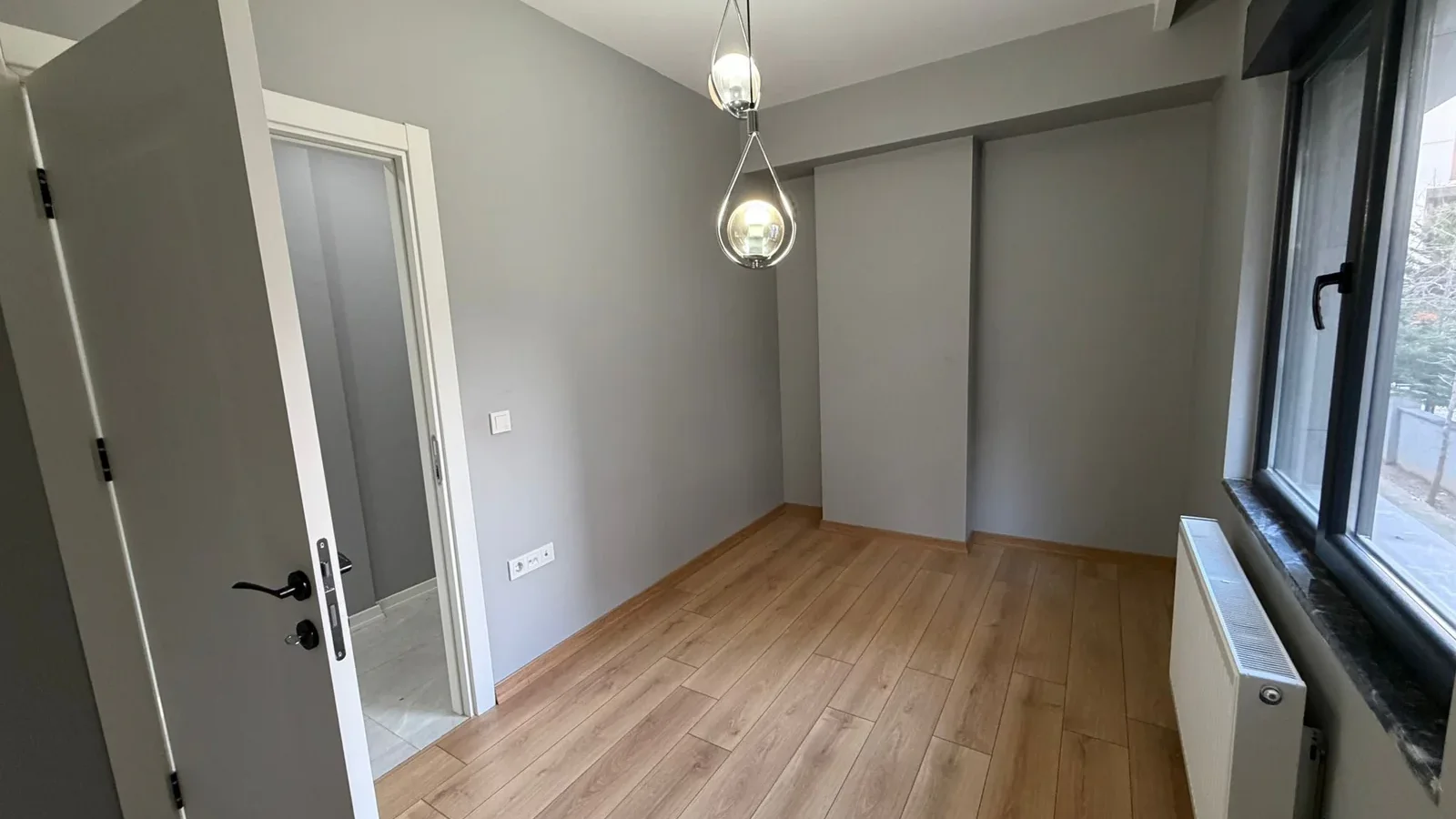 Caddebostan Sahil Ve Bağdat Caddesi Arasında 2+1 Satılık Daire