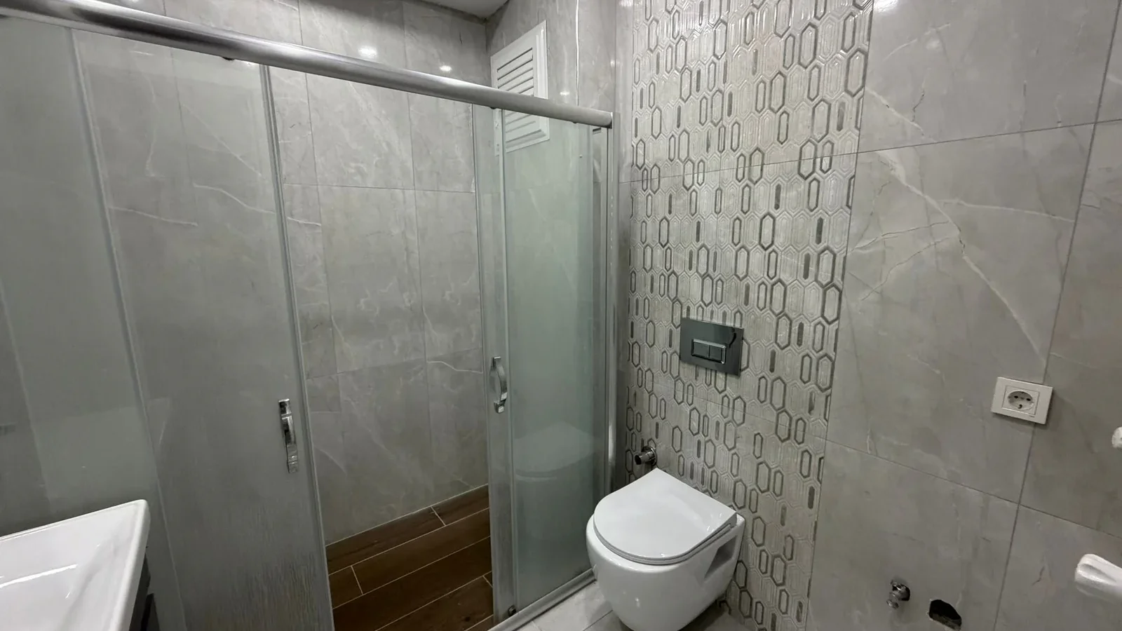 Caddebostan Sahil Ve Bağdat Caddesi Arasında 2+1 Satılık Daire