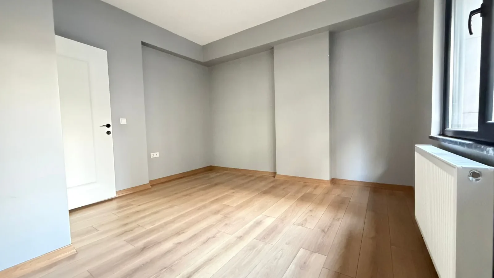 Caddebostan Sahil Ve Bağdat Caddesi Arasında 2+1 Satılık Daire