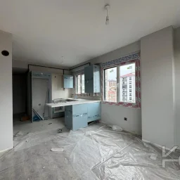 Laci̇vert Cadde Kozyataği Yatirimlik/oturumluk Firsat 52m²net 1+1