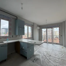 Laci̇vert Cadde Kozyataği Yatirimlik/oturumluk Firsat 52m²net 1+1