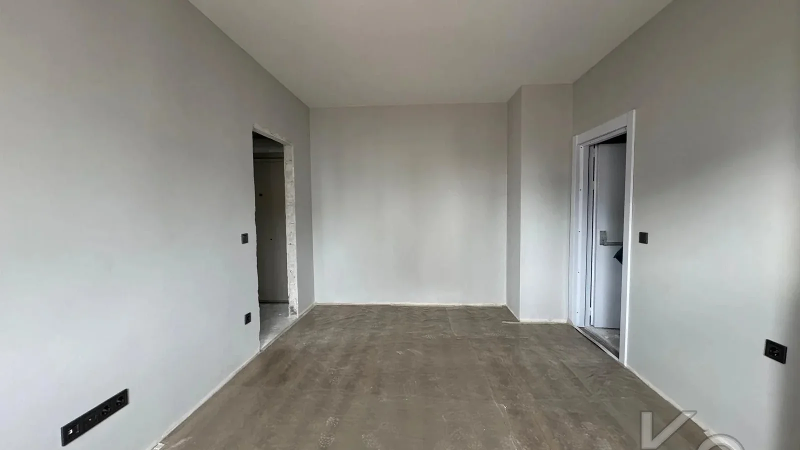 Laci̇vert Cadde Kozyataği Yatirimlik/oturumluk Firsat 52m²net 1+1