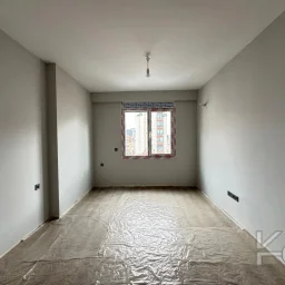 Laci̇vert Cadde Kozyataği Yatirimlik/oturumluk Firsat 52m²net 1+1