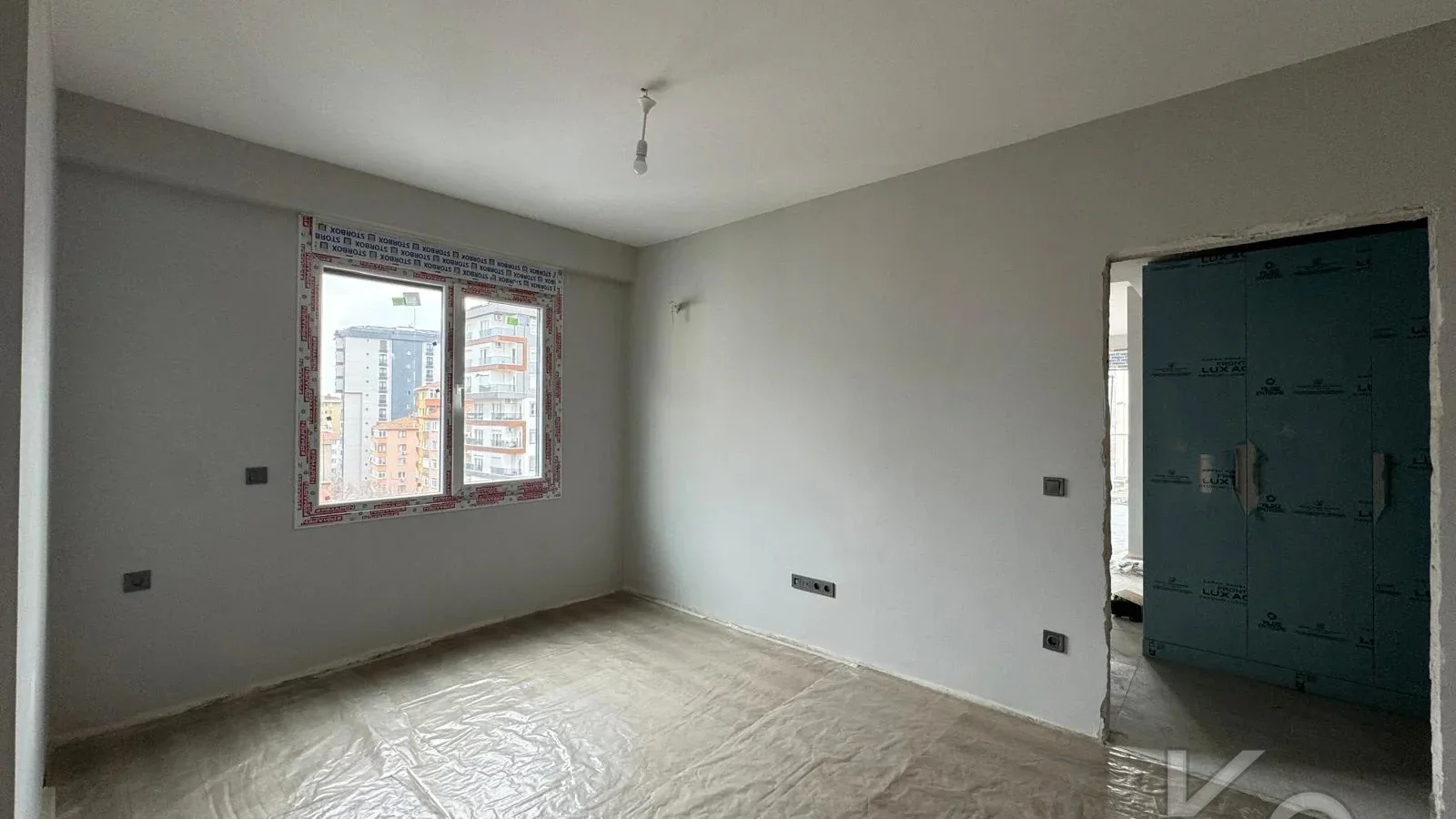 Laci̇vert Cadde Kozyataği Yatirimlik/oturumluk Firsat 52m²net 1+1
