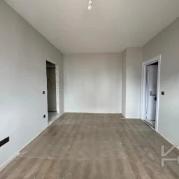Laci̇vert Cadde Kozyataği Yatirimlik/oturumluk Firsat 52m²net 1+1