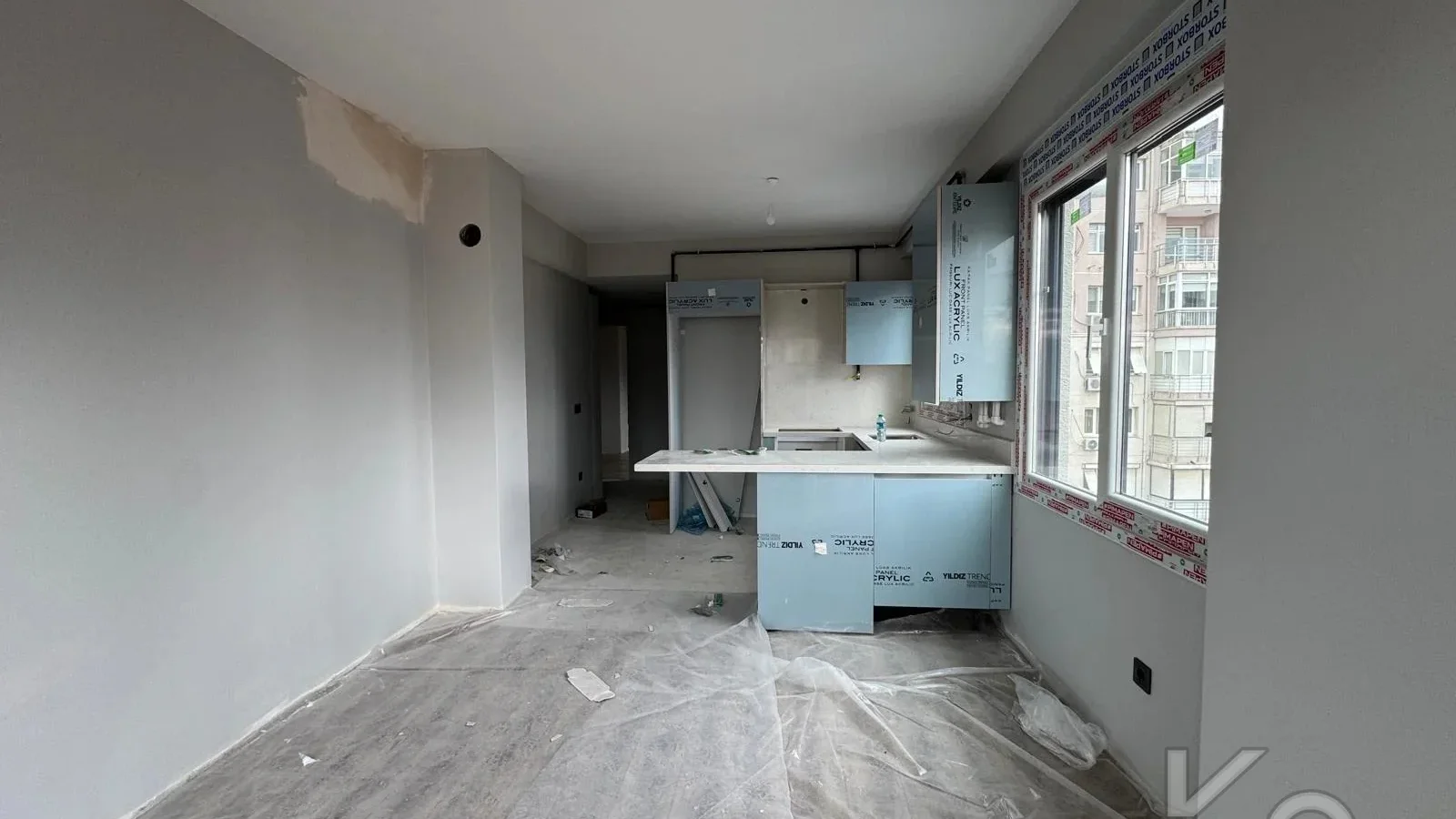 Laci̇vert Cadde Kozyataği Yatirimlik/oturumluk Firsat 52m²net 1+1