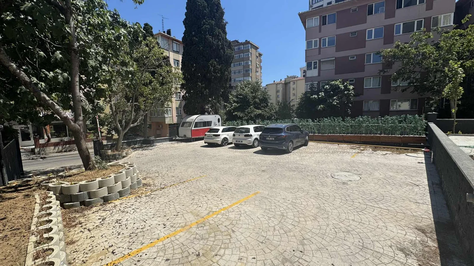 Sağlam'dan Merdivenköy'de Sıfır Binada 2+1 Satılık Daire