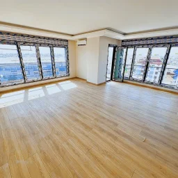 Taşınmaya Hazır-deniz Manzaralı, 34 M² Salon, Balkonlu 3+1 Daire