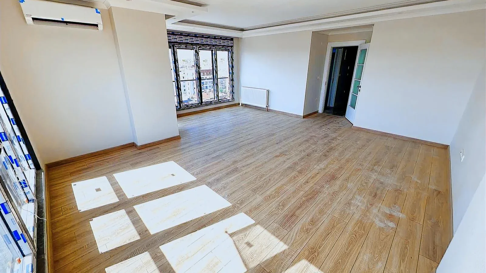 Taşınmaya Hazır-deniz Manzaralı, 34 M² Salon, Balkonlu 3+1 Daire