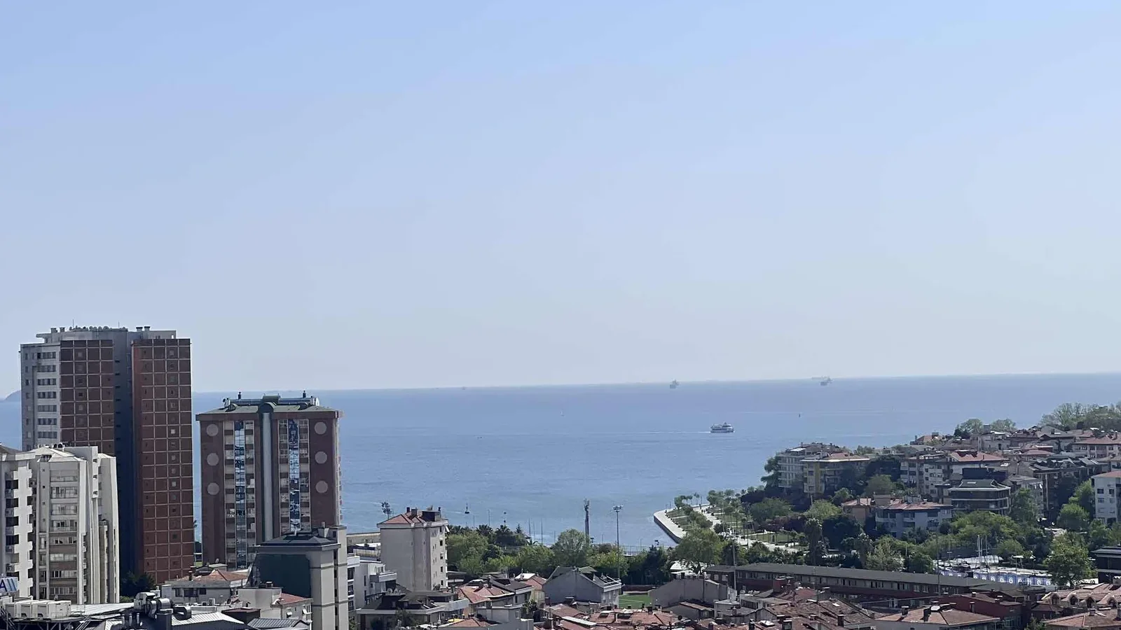 Taşınmaya Hazır-deniz Manzaralı, 34 M² Salon, Balkonlu 3+1 Daire