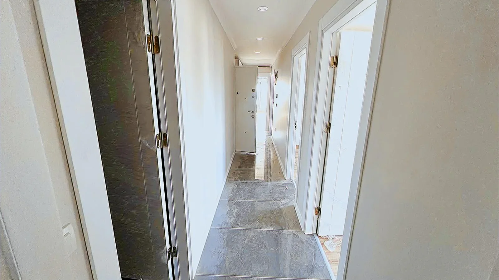 Taşınmaya Hazır-deniz Manzaralı, 34 M² Salon, Balkonlu 3+1 Daire