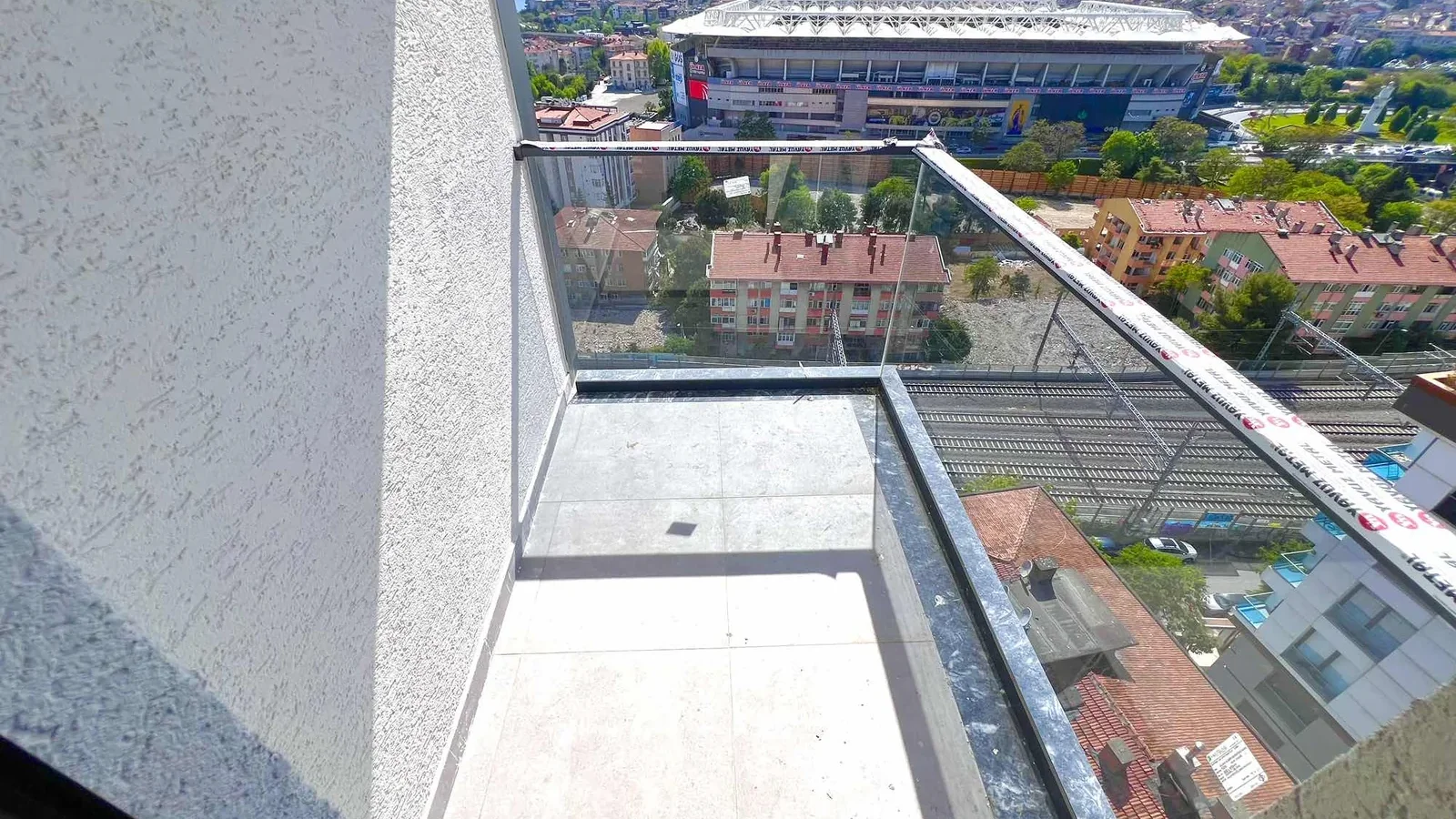 Taşınmaya Hazır-deniz Manzaralı, 34 M² Salon, Balkonlu 3+1 Daire