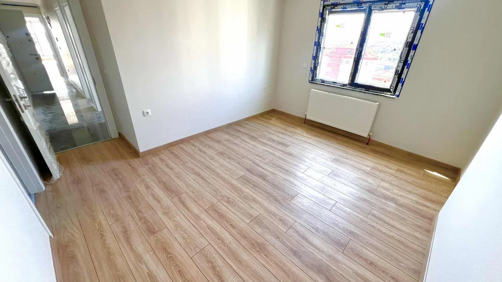 Taşınmaya Hazır-deniz Manzaralı, 34 M² Salon, Balkonlu 3+1 Daire