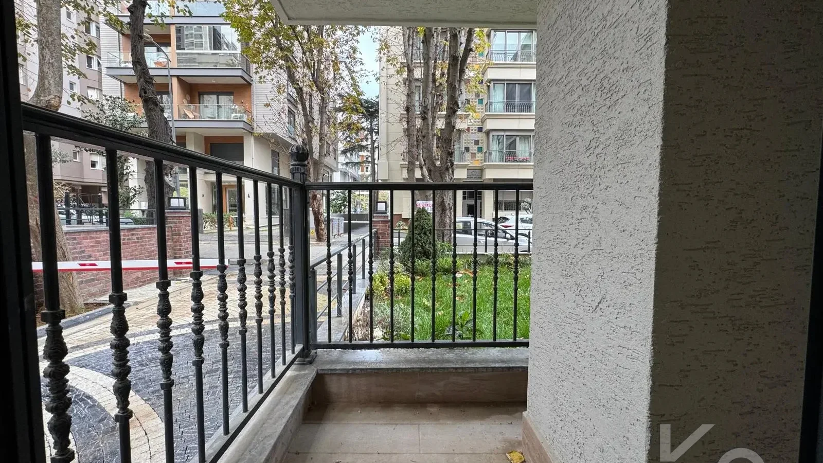 Laci̇vert Cadde Tek Yetki̇li̇ Bağdat Cad. 2. Paraleli̇ 115 M² 3+1