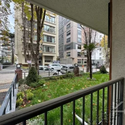 Laci̇vert Cadde Tek Yetki̇li̇ Bağdat Cad. 2. Paraleli̇ 115 M² 3+1