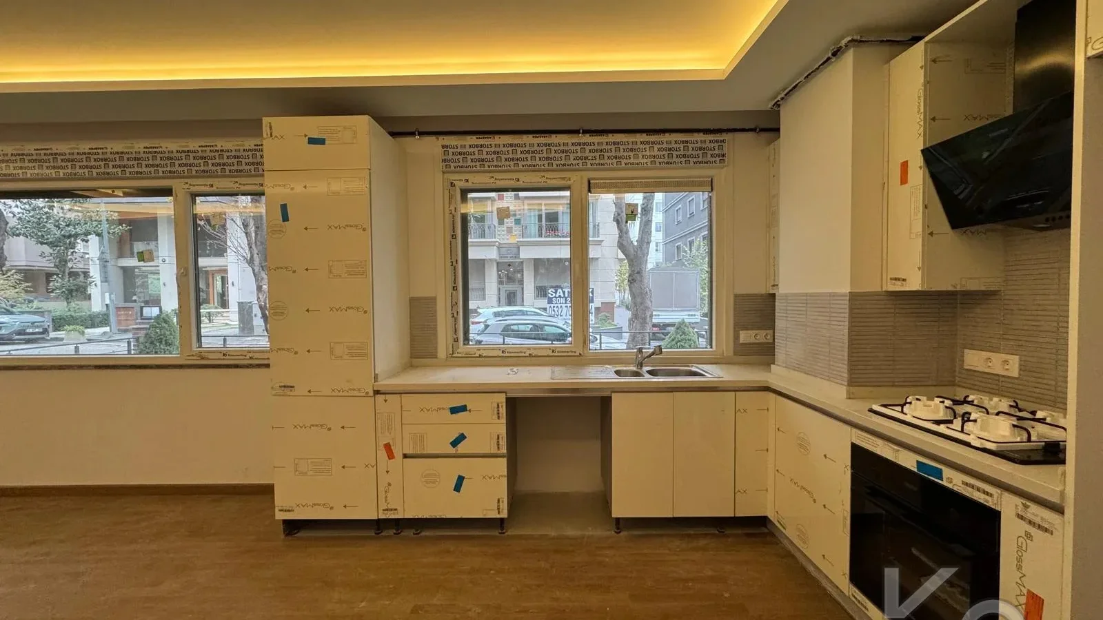 Laci̇vert Cadde Tek Yetki̇li̇ Bağdat Cad. 2. Paraleli̇ 115 M² 3+1