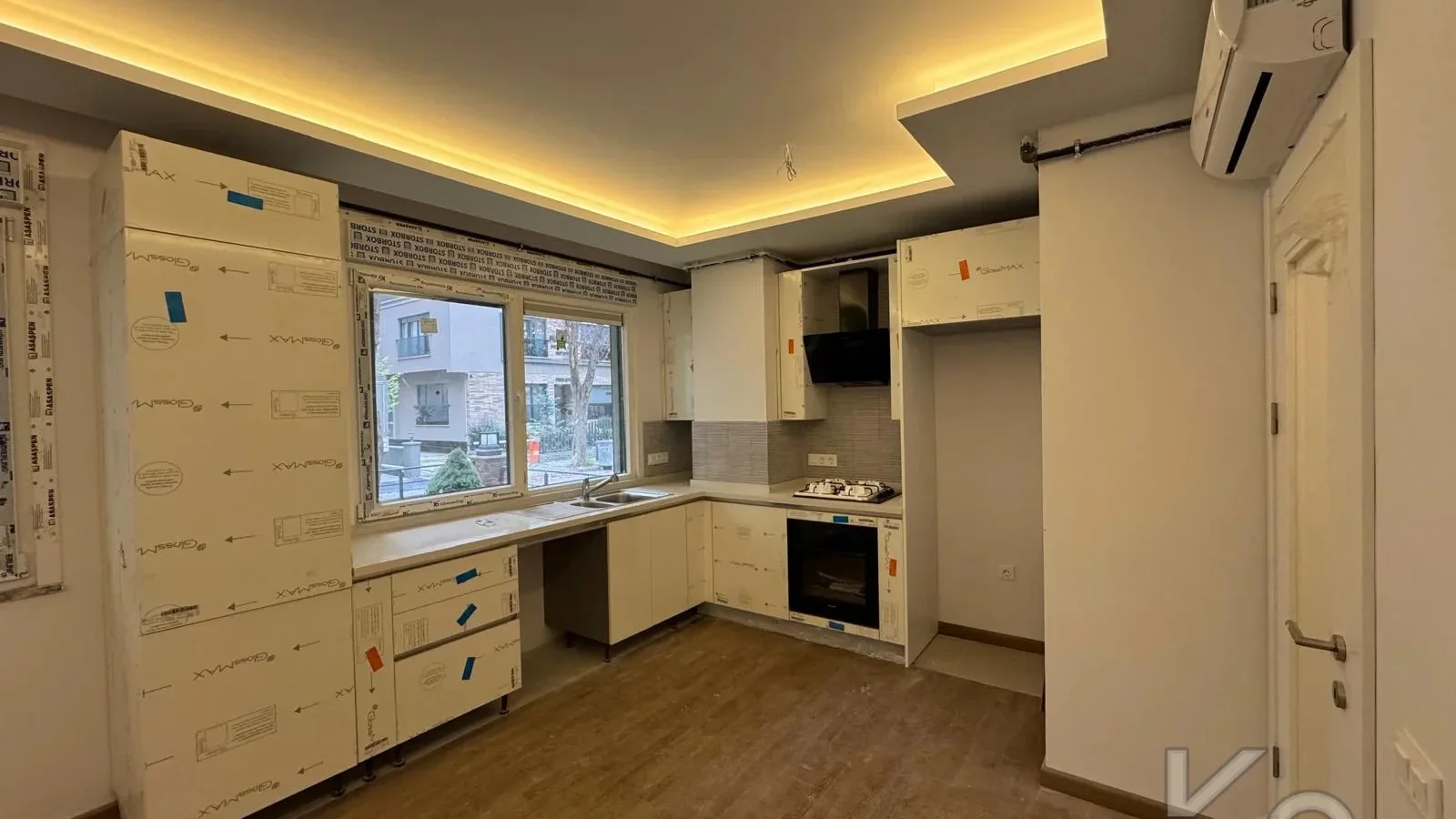 Laci̇vert Cadde Tek Yetki̇li̇ Bağdat Cad. 2. Paraleli̇ 115 M² 3+1