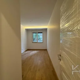 Laci̇vert Cadde Tek Yetki̇li̇ Bağdat Cad. 2. Paraleli̇ 115 M² 3+1