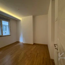 Laci̇vert Cadde Tek Yetki̇li̇ Bağdat Cad. 2. Paraleli̇ 115 M² 3+1
