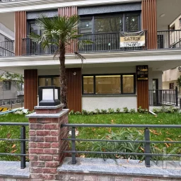 Laci̇vert Cadde Tek Yetki̇li̇ Bağdat Cad. 2. Paraleli̇ 115 M² 3+1