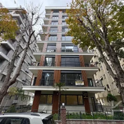 Laci̇vert Cadde Tek Yetki̇li̇ Bağdat Cad. 2. Paraleli̇ 115 M² 3+1