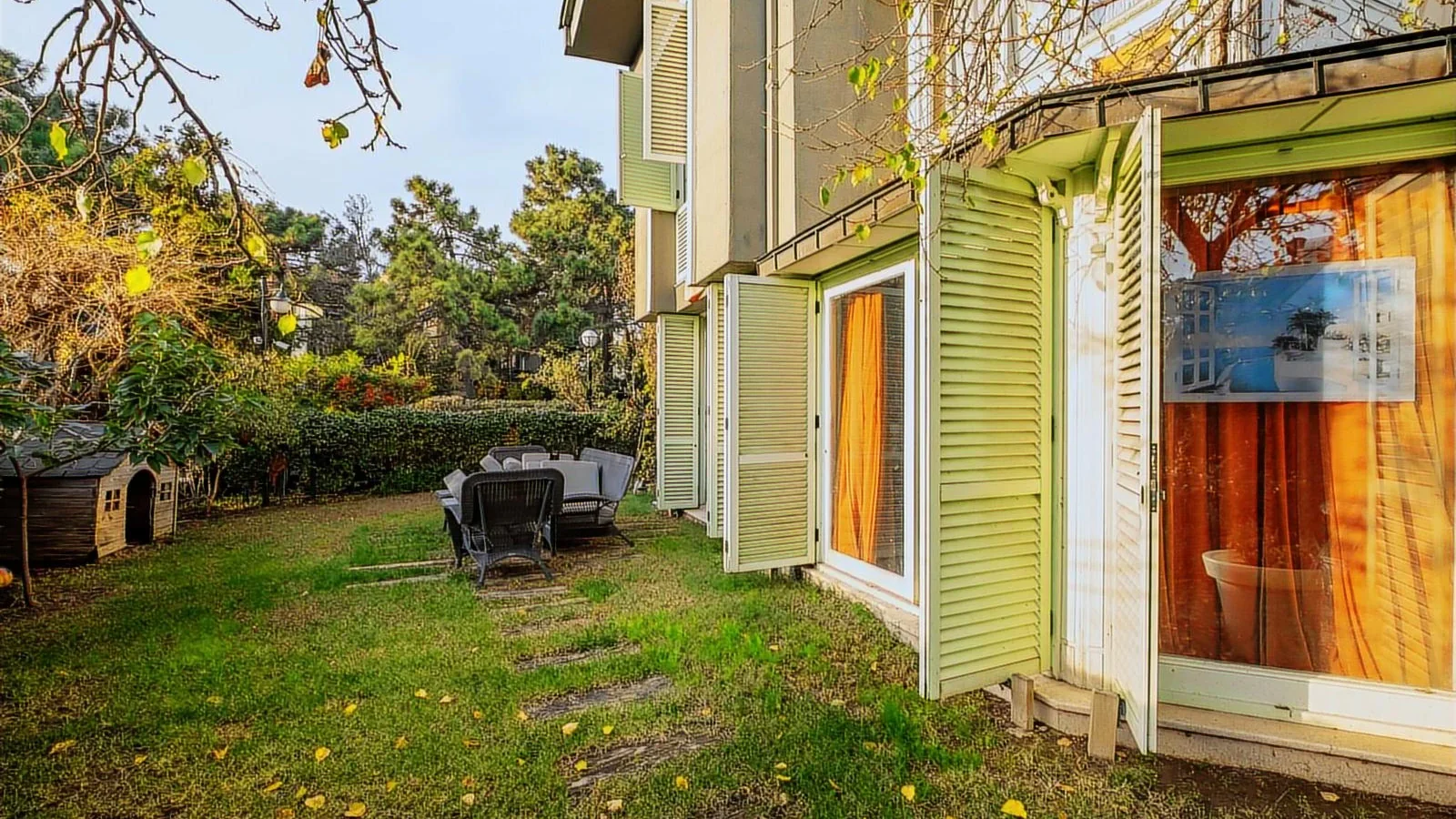 Mutluol Proje'den Bahçeşehir'de Müstakil Bahçeli 3 Katlı Villa