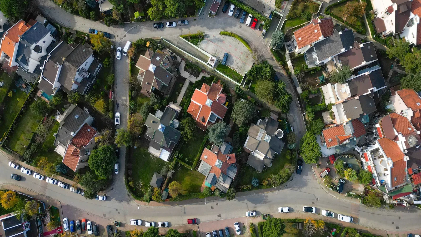 Mutluol Proje'den Bahçeşehir'de Müstakil Bahçeli 3 Katlı Villa