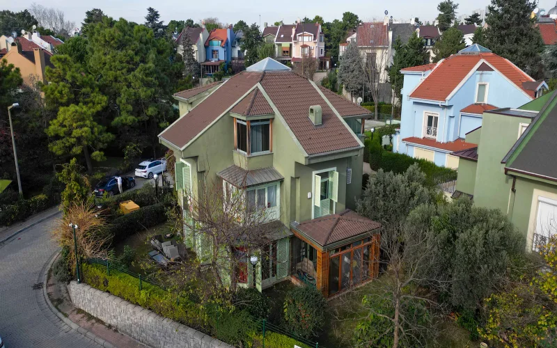 Mutluol Proje'den Bahçeşehir'de Müstakil Bahçeli 3 Katlı Villa