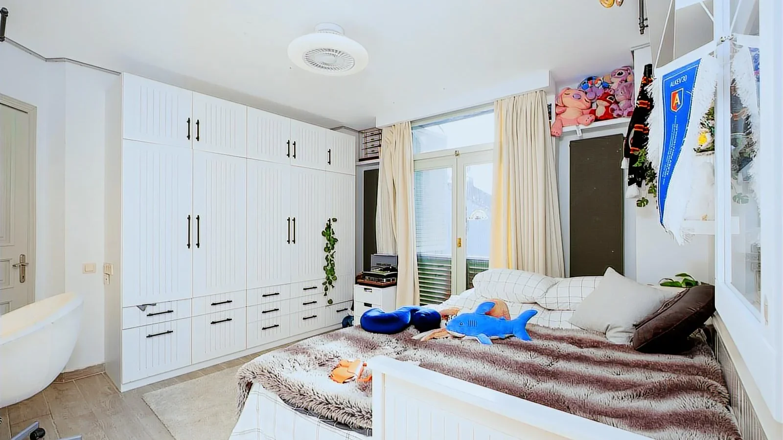 Mutluol Proje'den Bahçeşehir'de Müstakil Bahçeli 3 Katlı Villa