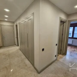 Laci̇vert Cadde Sahi̇lde Presti̇jli̇ 2+1 Balkonlu Boş Dai̇re