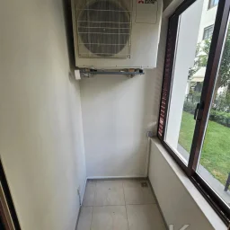 Laci̇vert Cadde Sahi̇lde Presti̇jli̇ 2+1 Balkonlu Boş Dai̇re