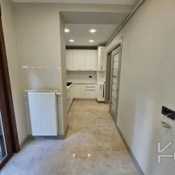 Laci̇vert Cadde Sahi̇lde Presti̇jli̇ 2+1 Balkonlu Boş Dai̇re