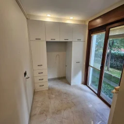 Laci̇vert Cadde Sahi̇lde Presti̇jli̇ 2+1 Balkonlu Boş Dai̇re