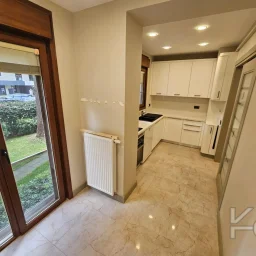 Laci̇vert Cadde Sahi̇lde Presti̇jli̇ 2+1 Balkonlu Boş Dai̇re